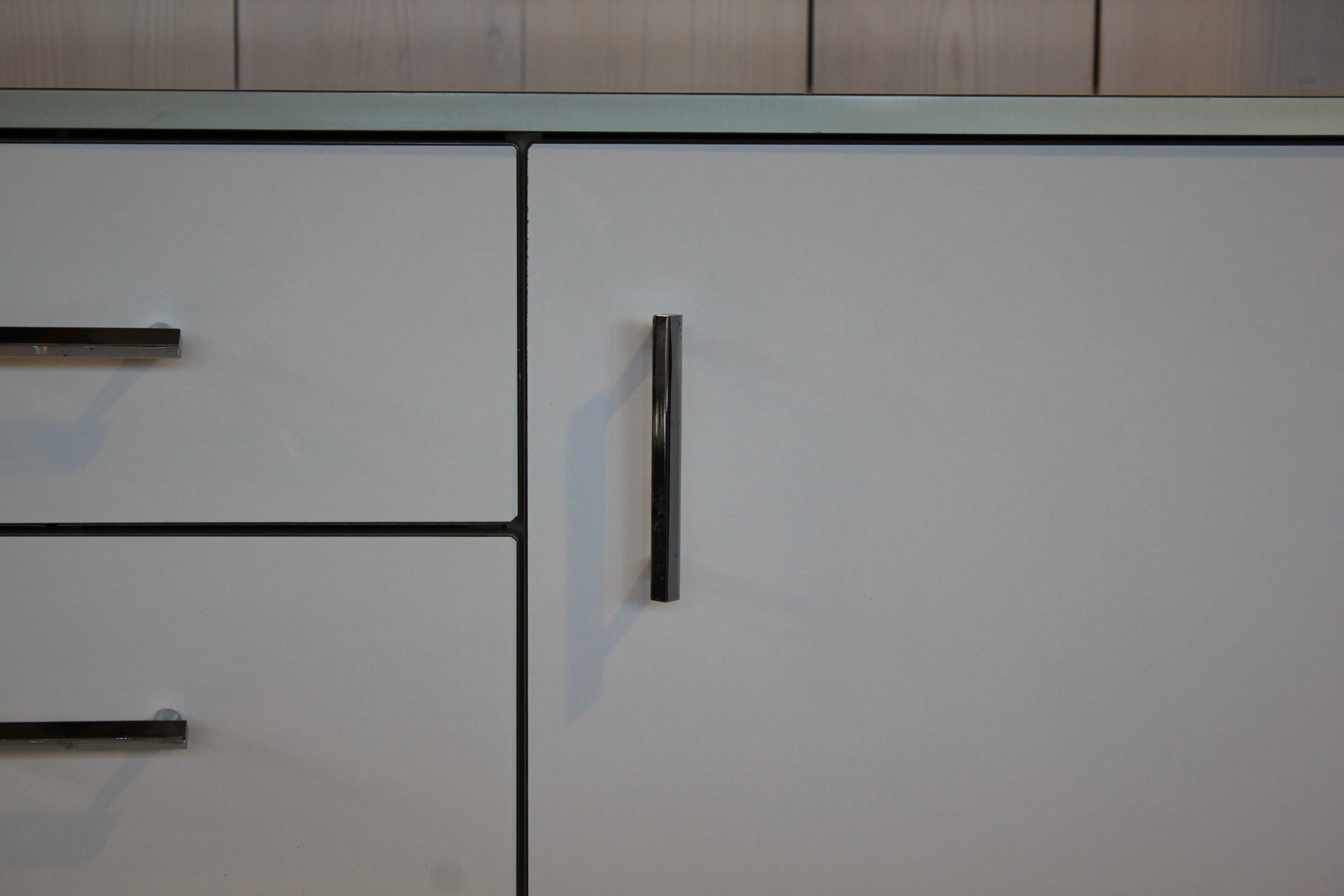Bathroom furniture in formica 70s