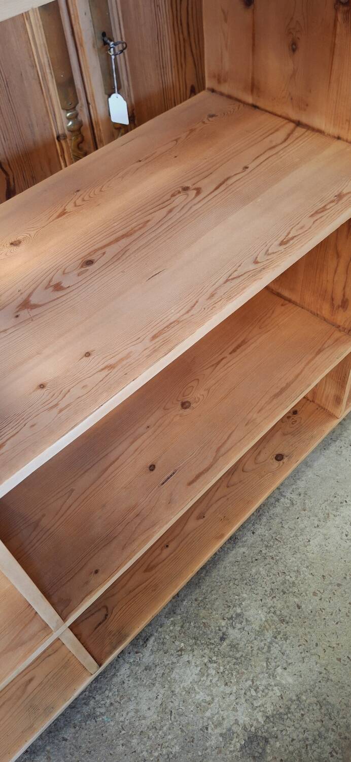 Locker furniture on feet