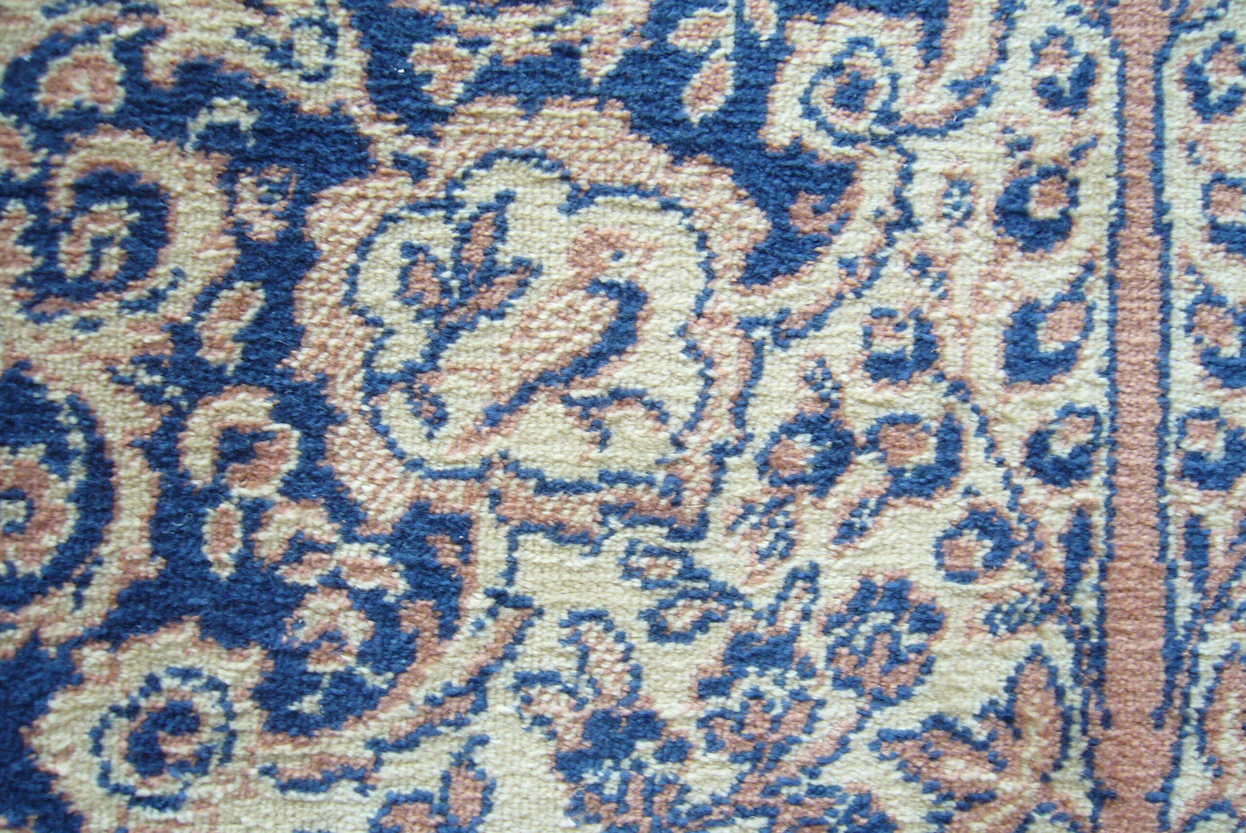 Oriental rug 68 x 125