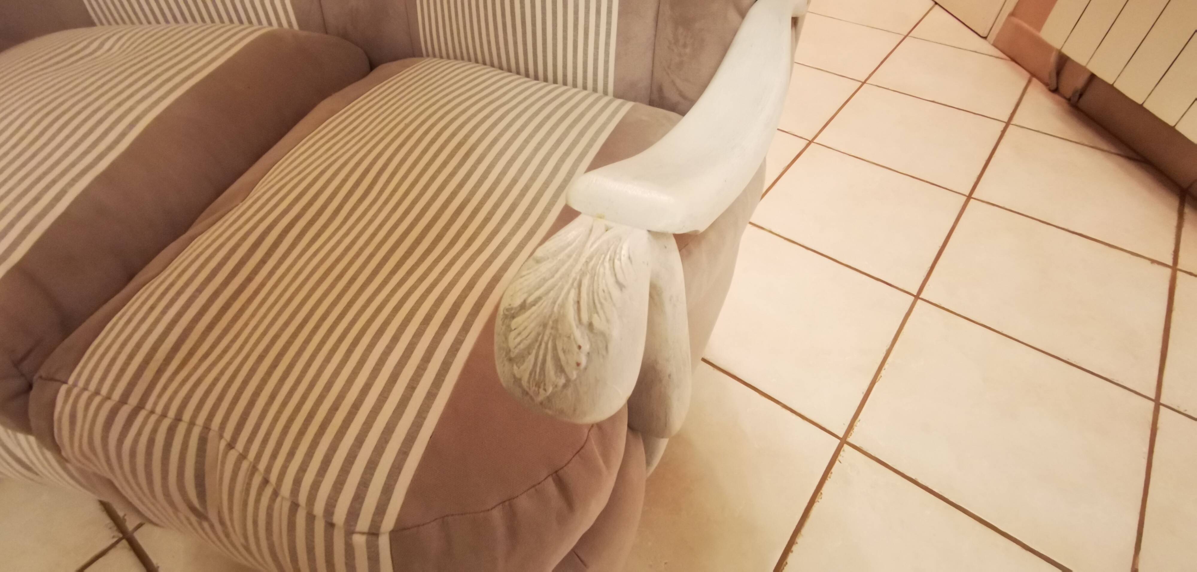 Baroque style curved sofa