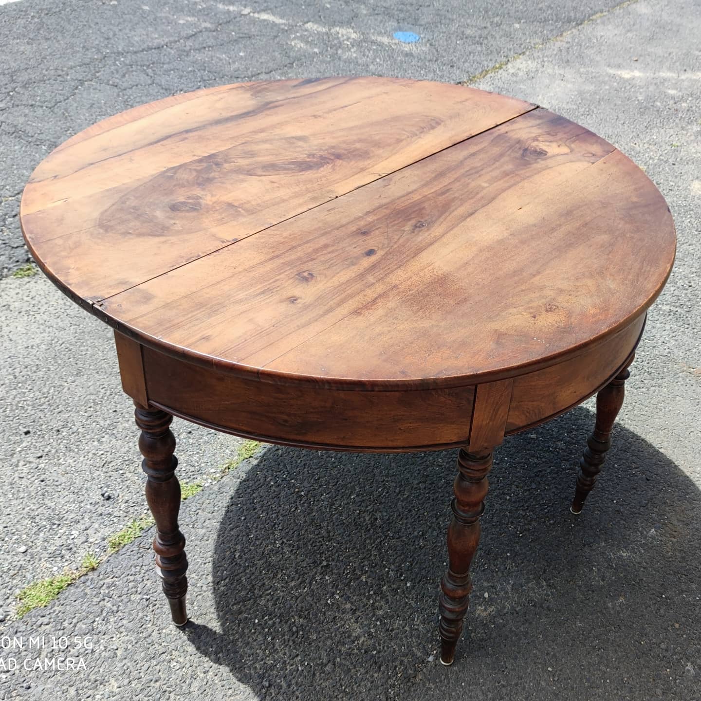 Half-moon console table in solid walnut