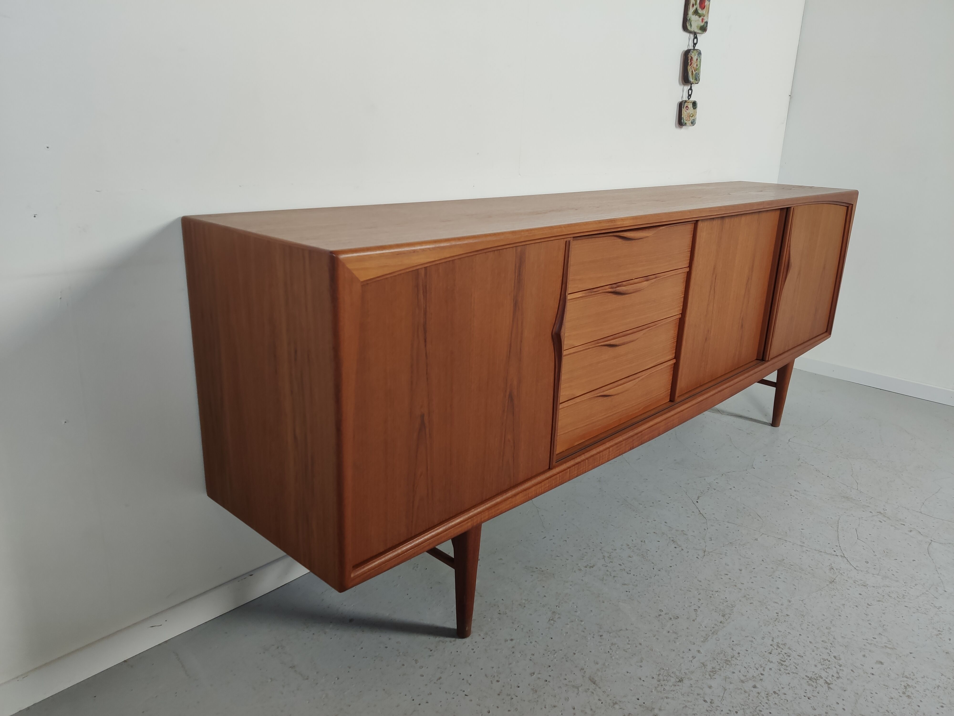 Scandinavian teck line RT Màbel model 272, 60s