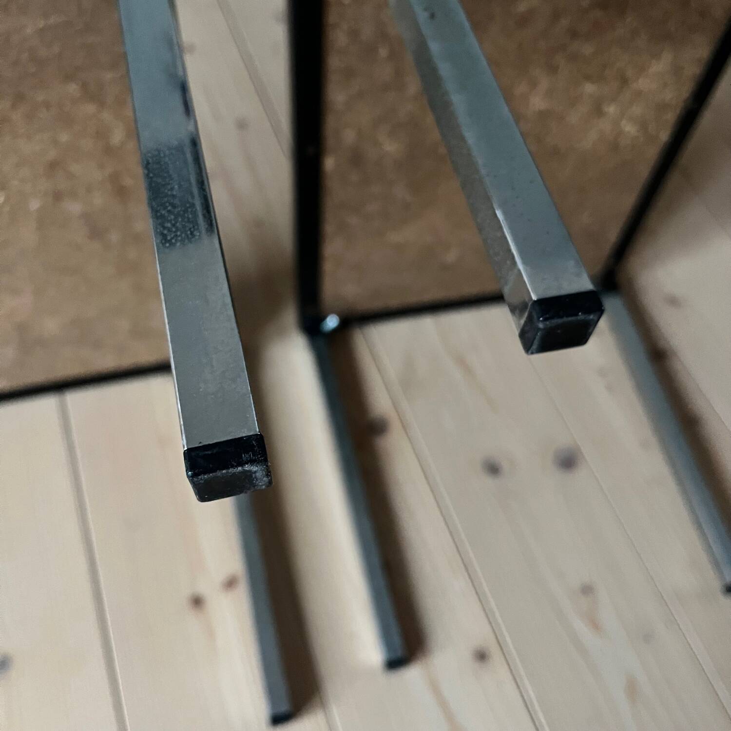 Paire de tables d’appoint carreaux Belarti