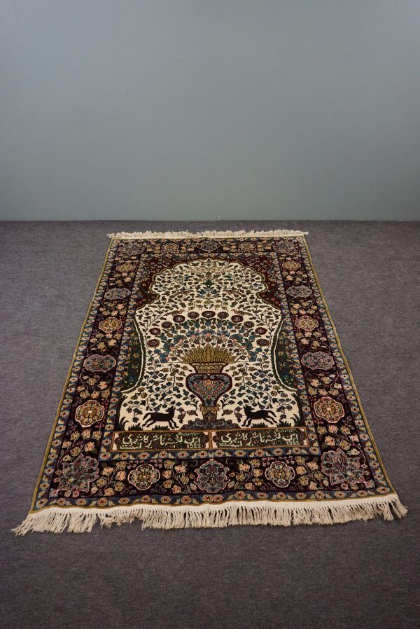 Oriental carpet in colorful silk, twentieth century 190x122cm