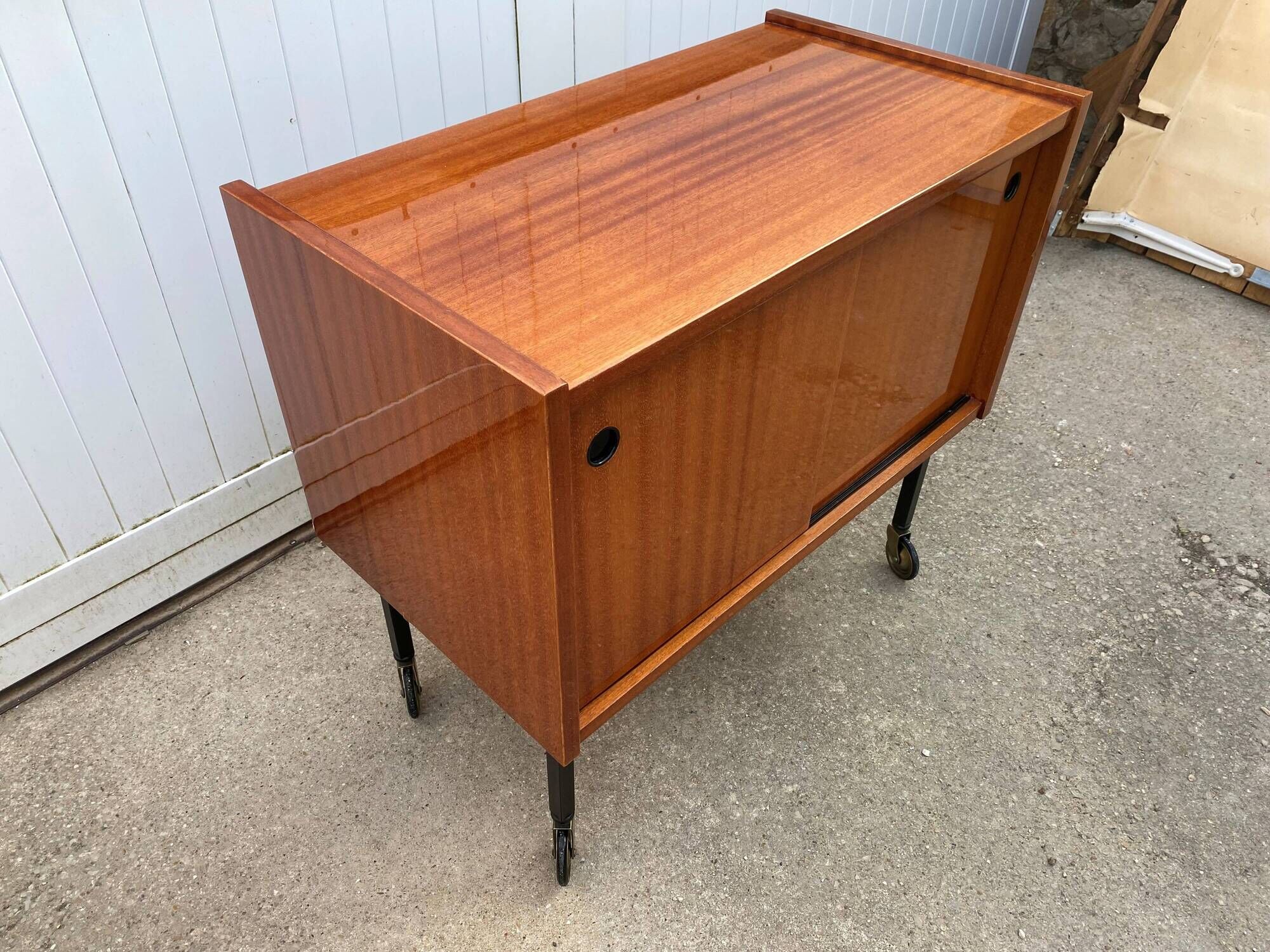 Vintage 50s TV bar cabinet with 2 sliding doors