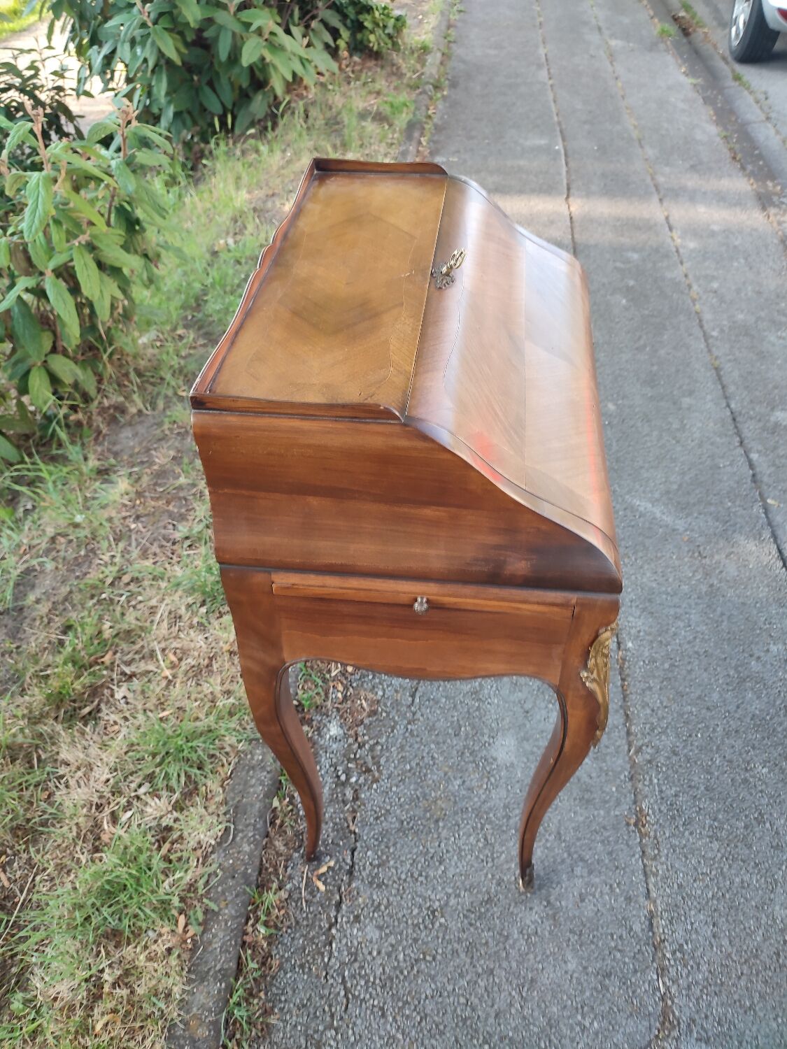 Slope office, speed bump secretary