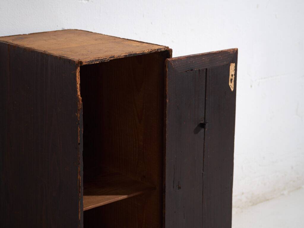 Japanese merchant storage cabinet – Late Meiji / early Taishō period (circa 1890–1926)