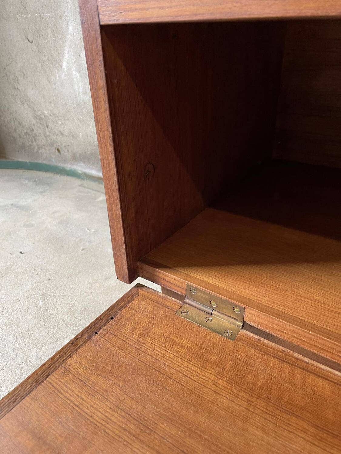 Vintage Teak TV or vinyl turntable unit