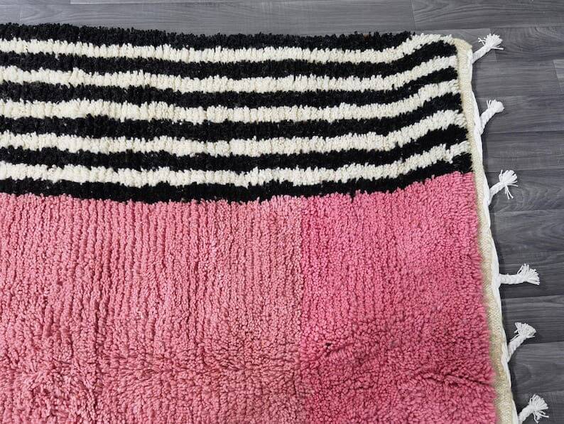 Berber rug in natural wool, size 200 x 300 cm