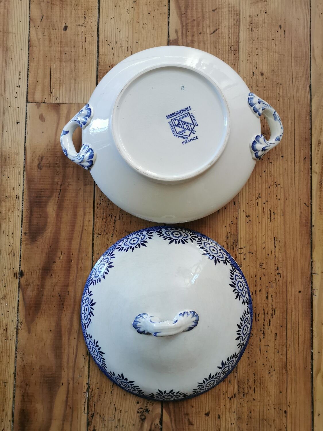 Vintage tureen Sarreguemines and Digoin, Capri