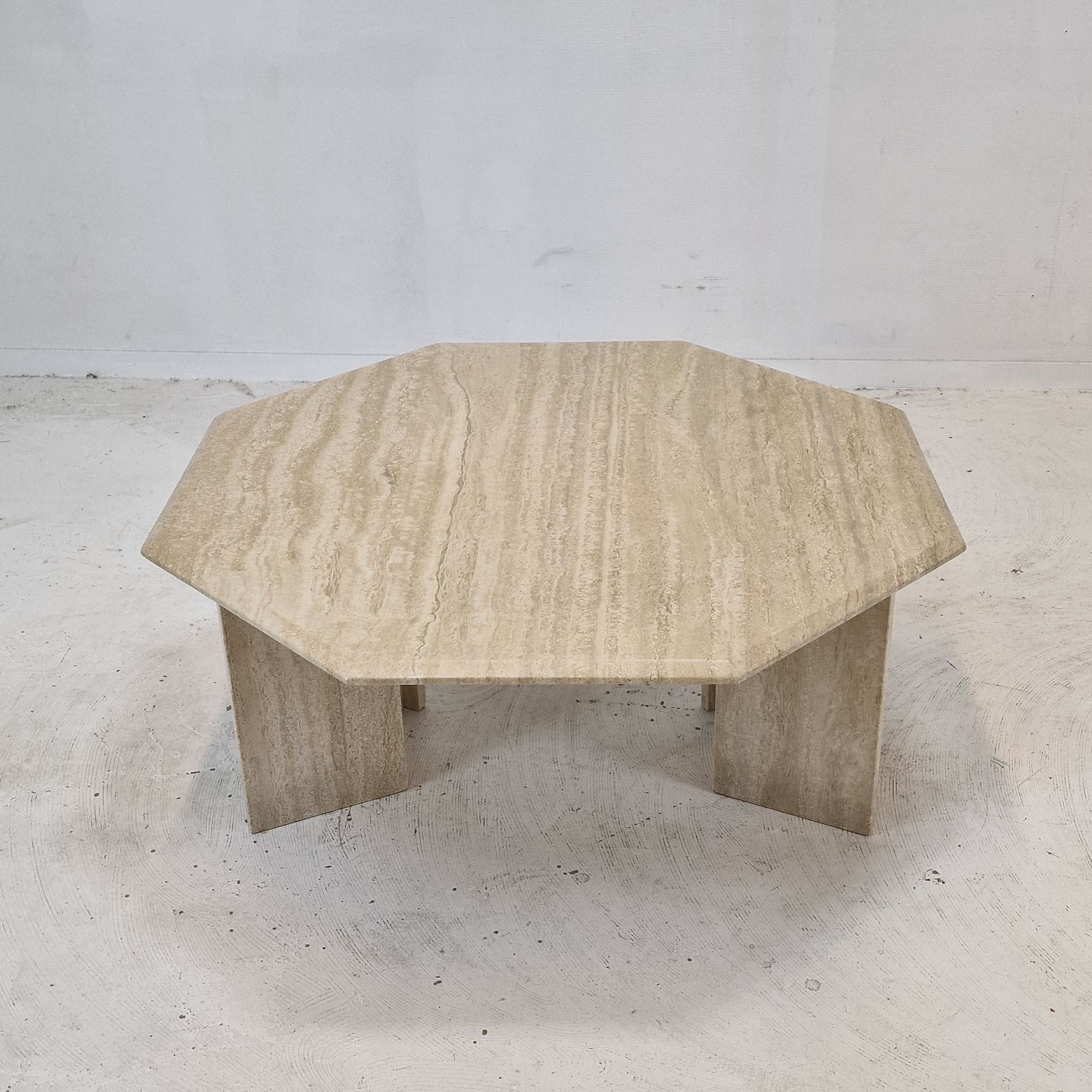 Table basse octogonale italienne en travertin, années 1980
