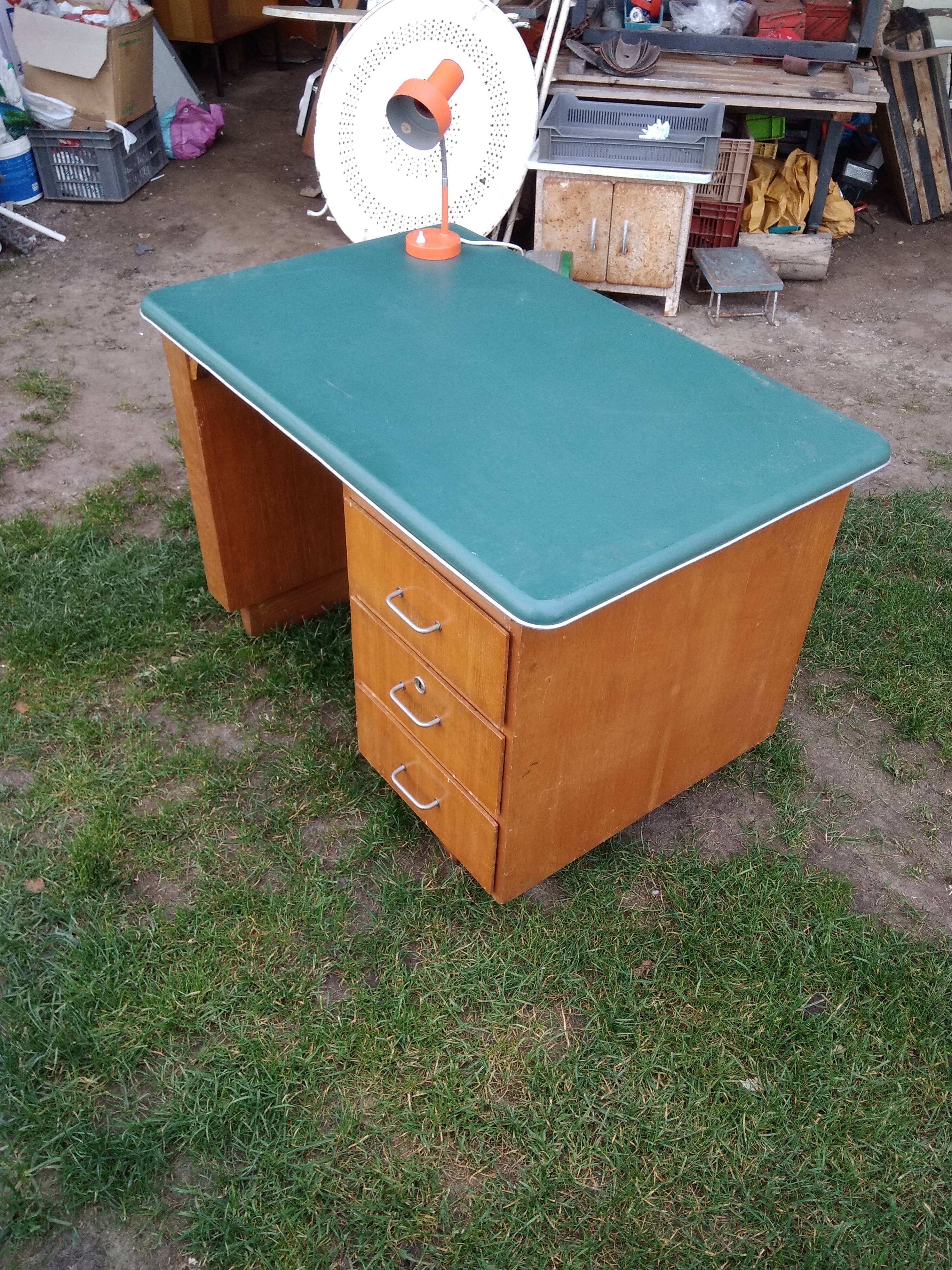 Office 50s light oak color