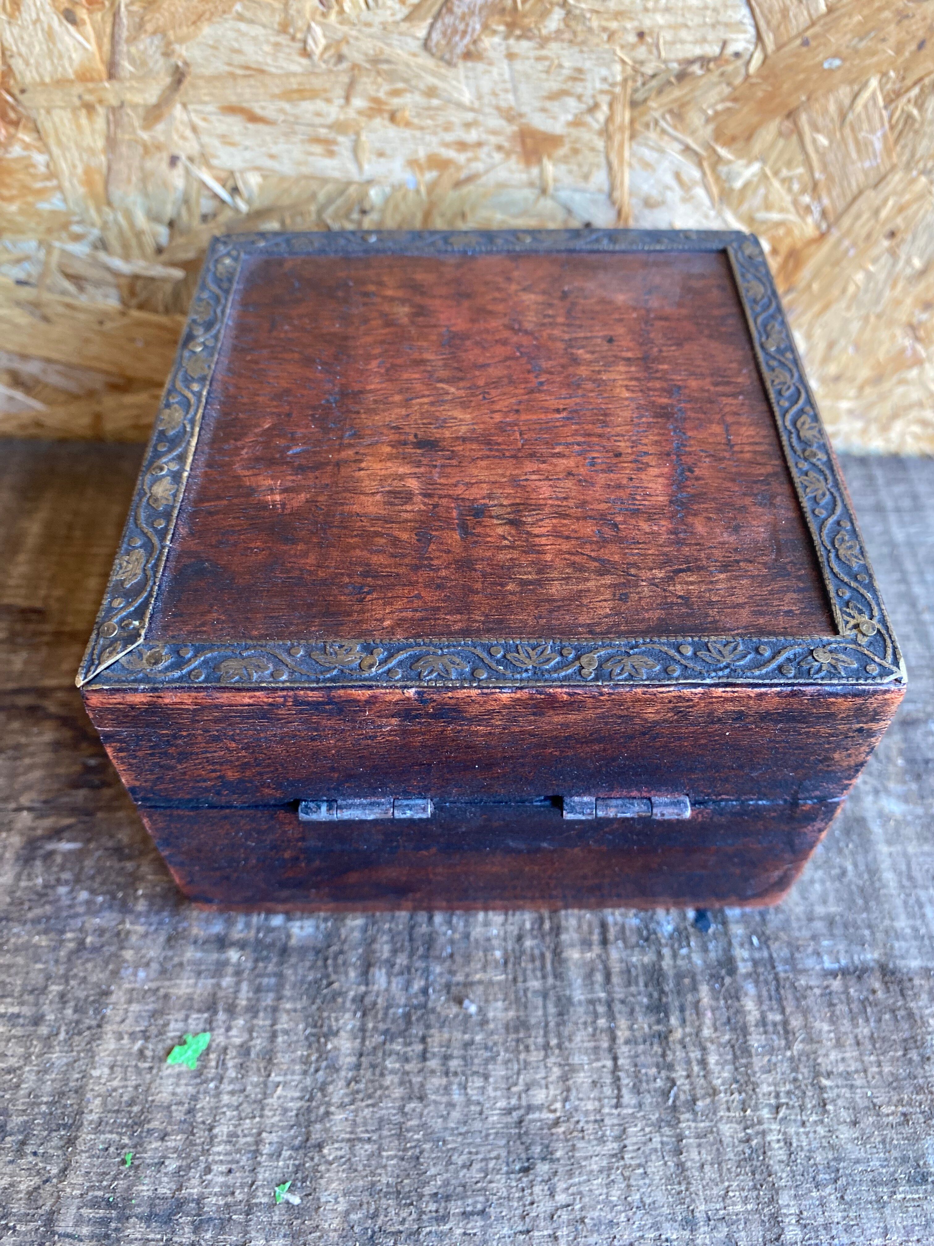 Antique Box Jewellery Wood + Leaf Motif Bronze Vintage #D98