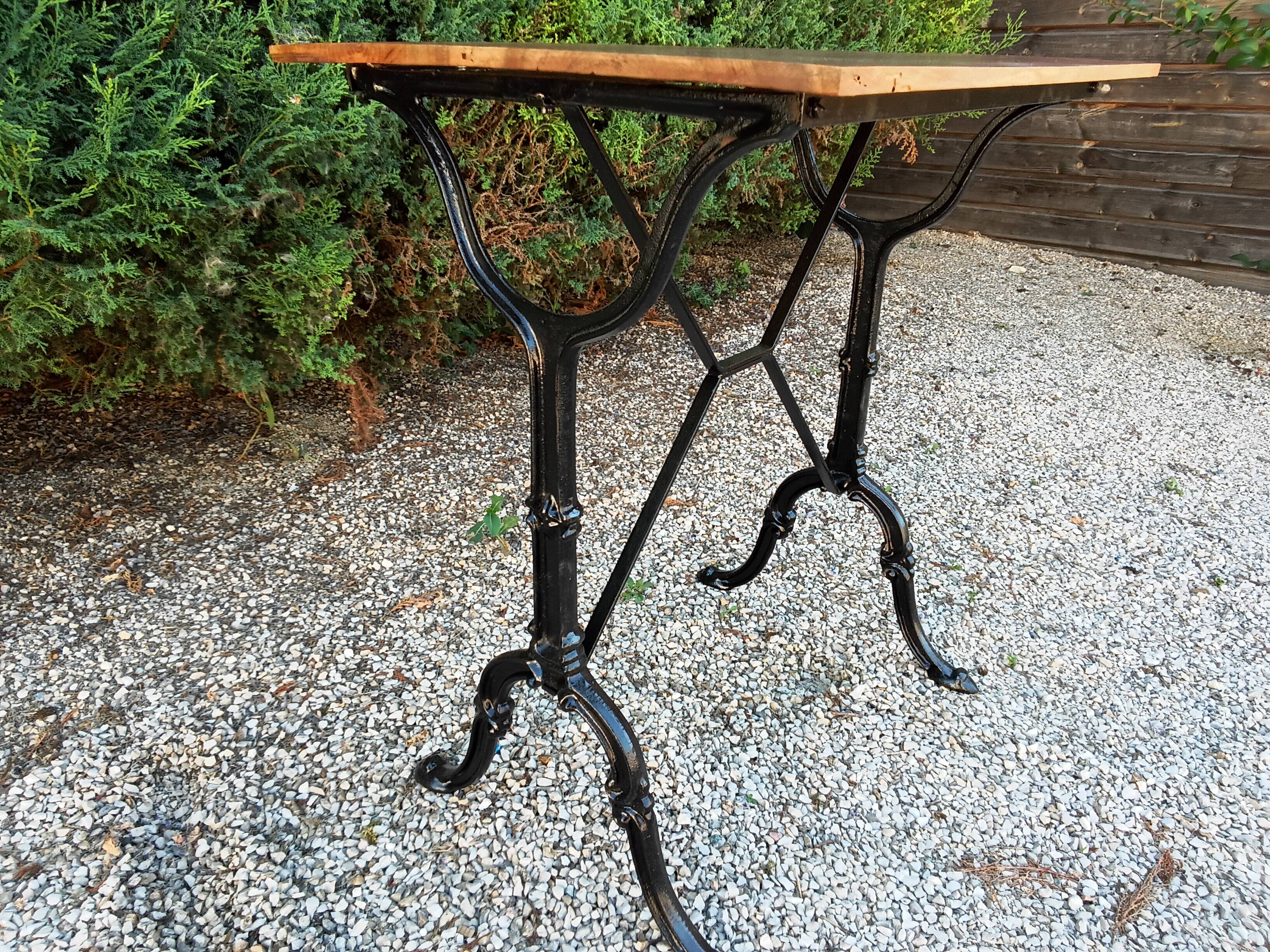 Bistro table