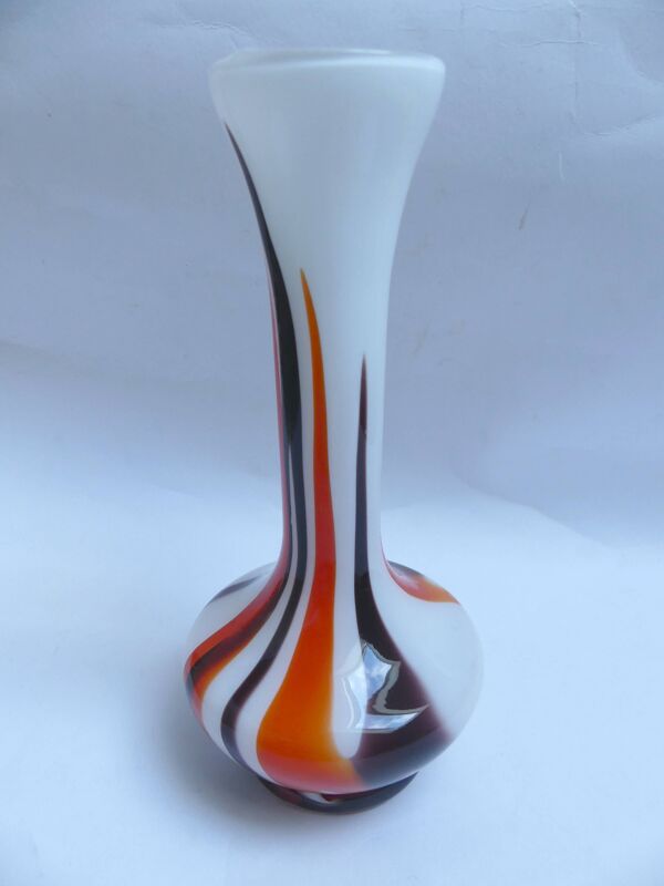 Vase en opaline année 70