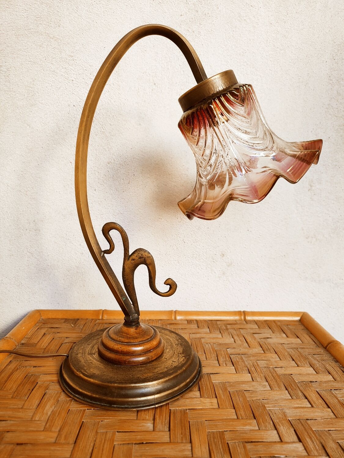 Art Nouveau style table lamp