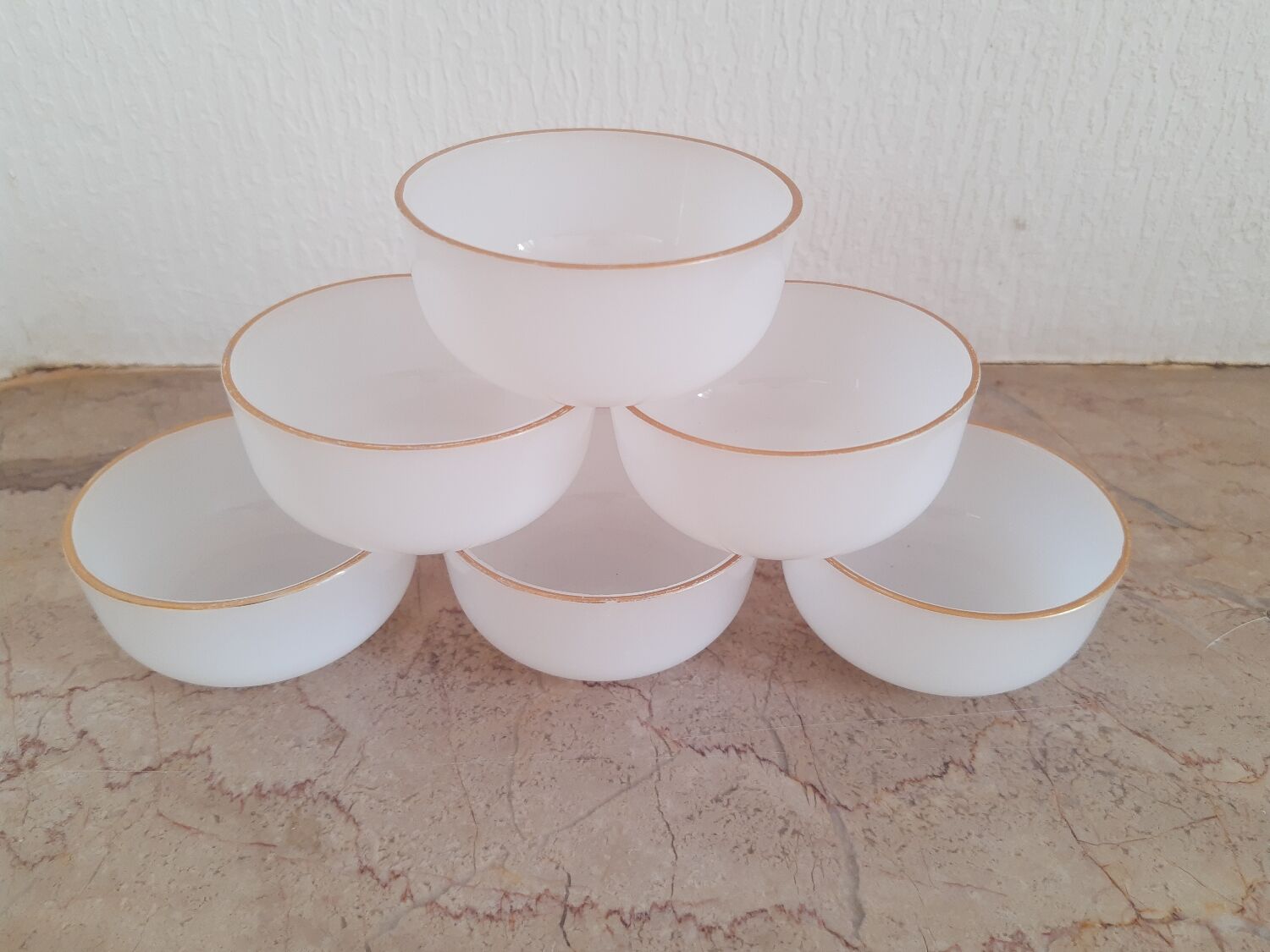 Series of vintage ramekins in white opaline Arcopal