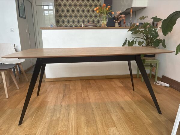 Table Aise / marque Treku