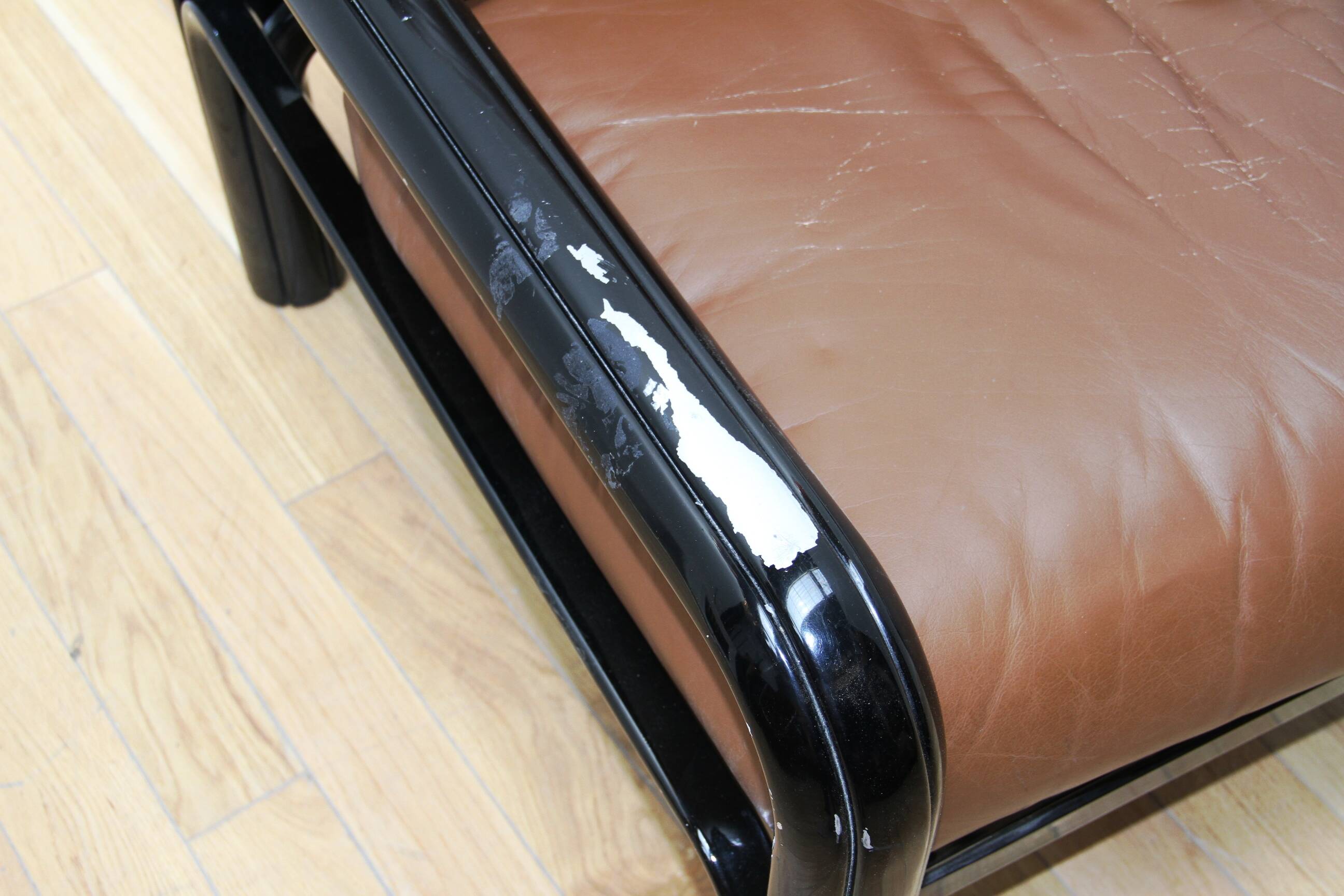 Orsay armchair, Gae Aulenti