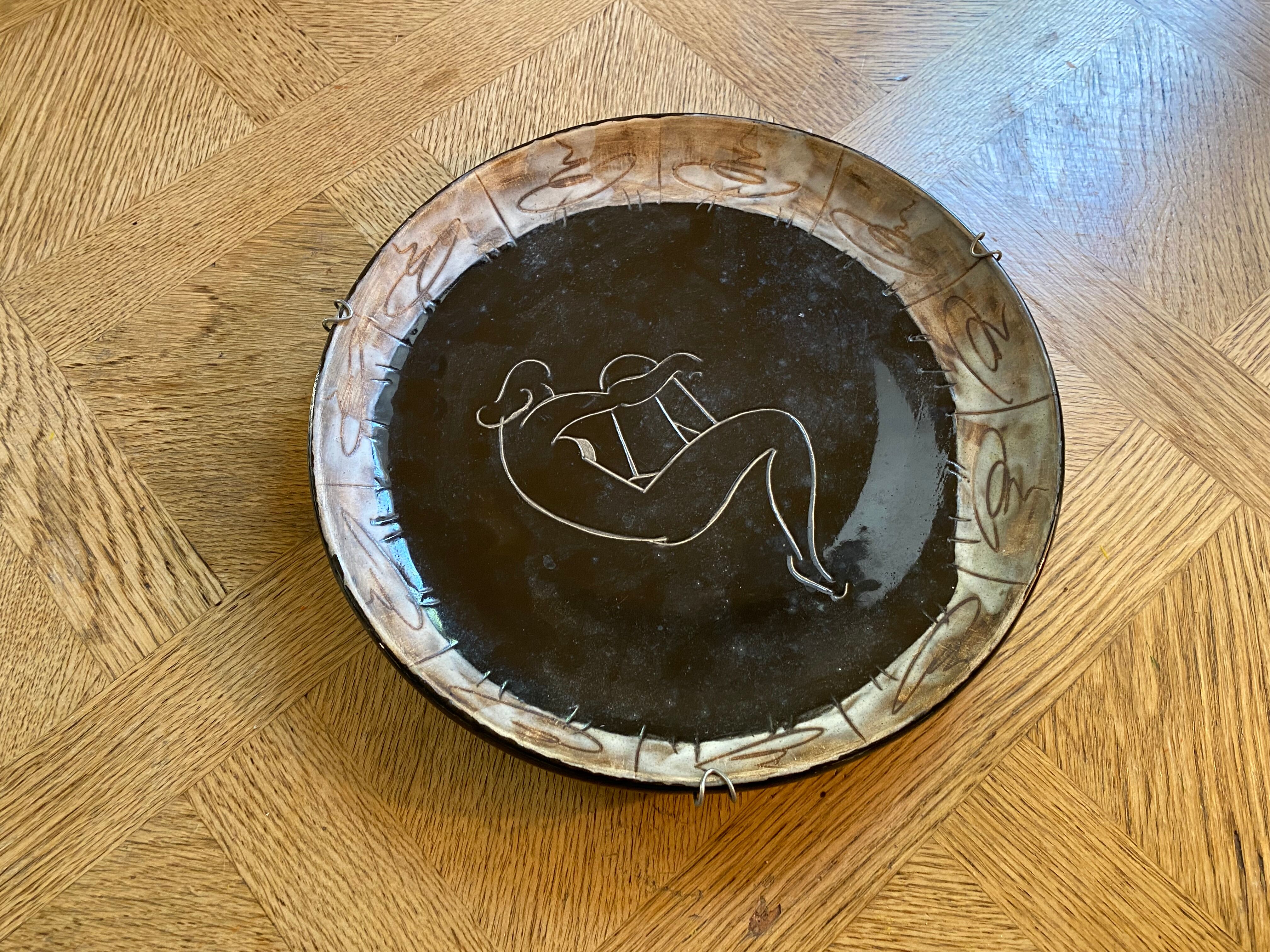 Ceramic wall plate