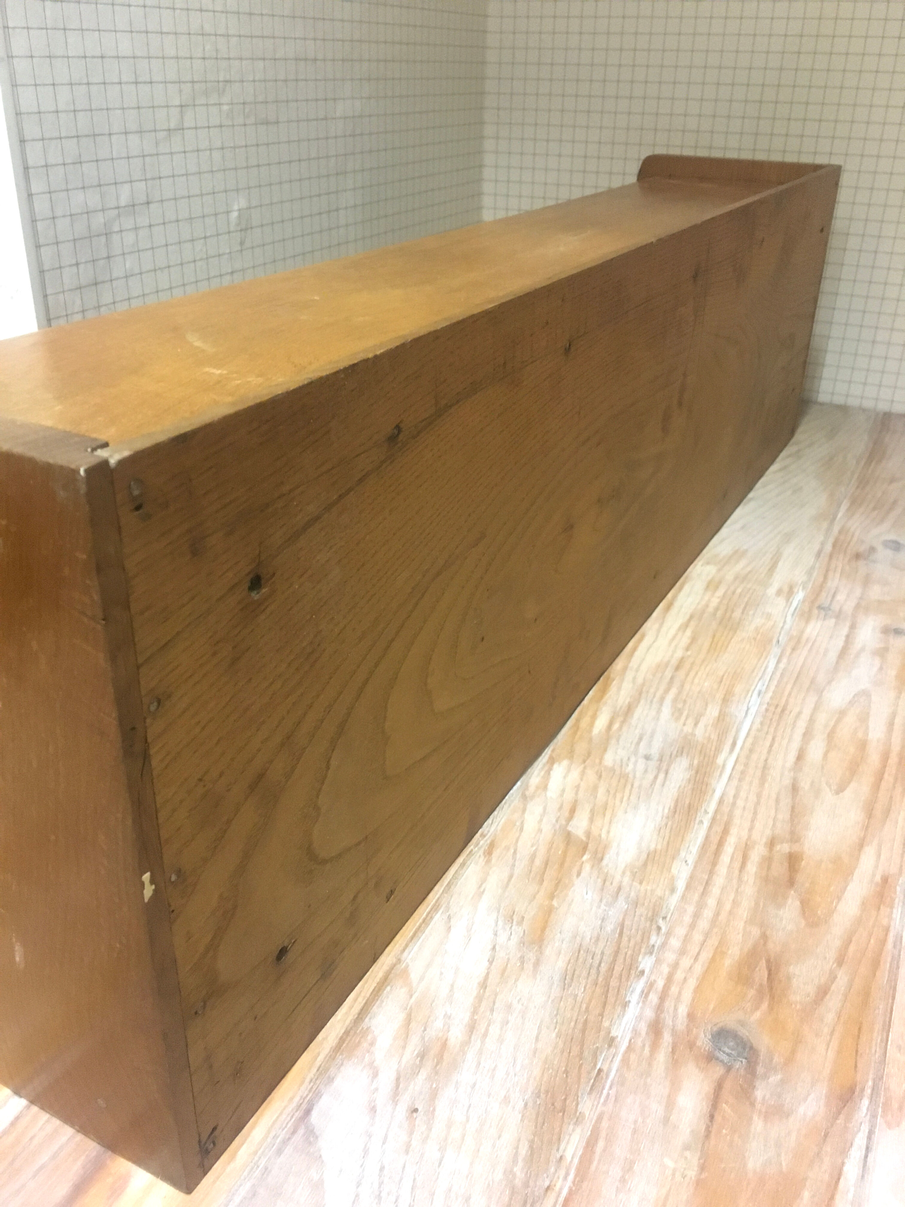 Etagère murale en bois