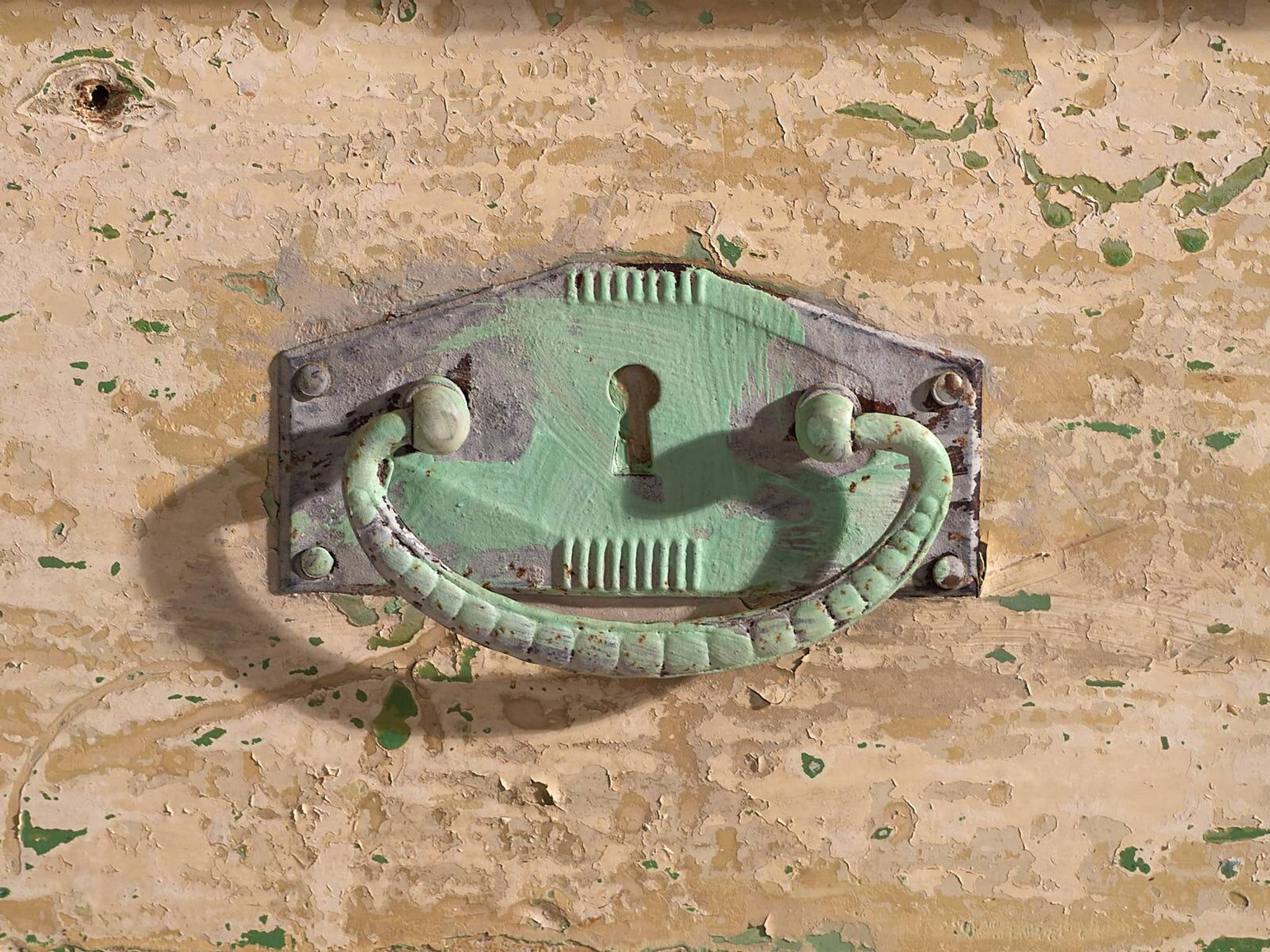 Old bedroom chest of drawers with green tones (c.1920) #8