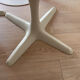 Tulipe Arkana table by Knoll and its 4 chairs