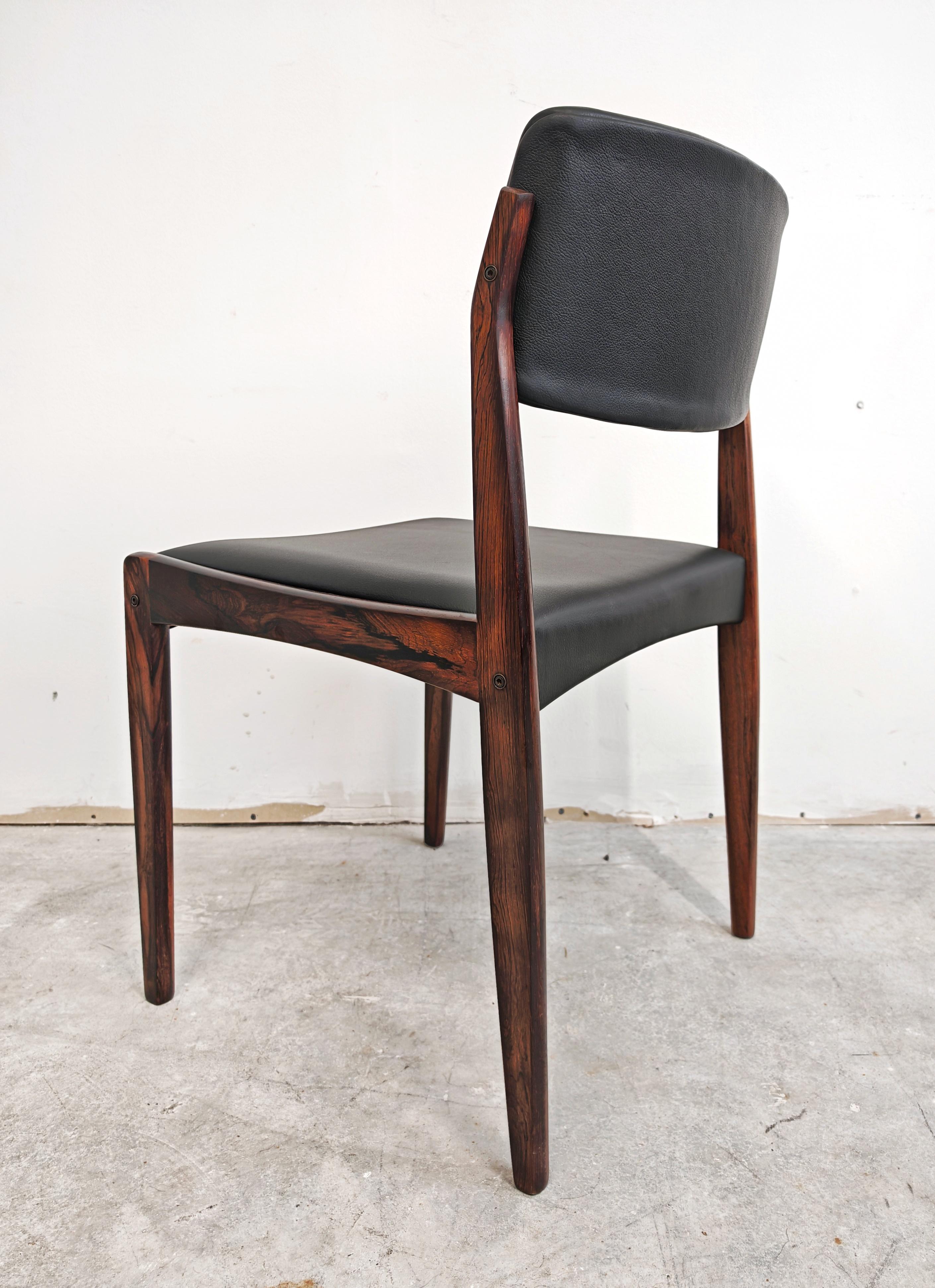 Set of 6 Mid Century Modern chairs in rosewood and leather by Bramin.