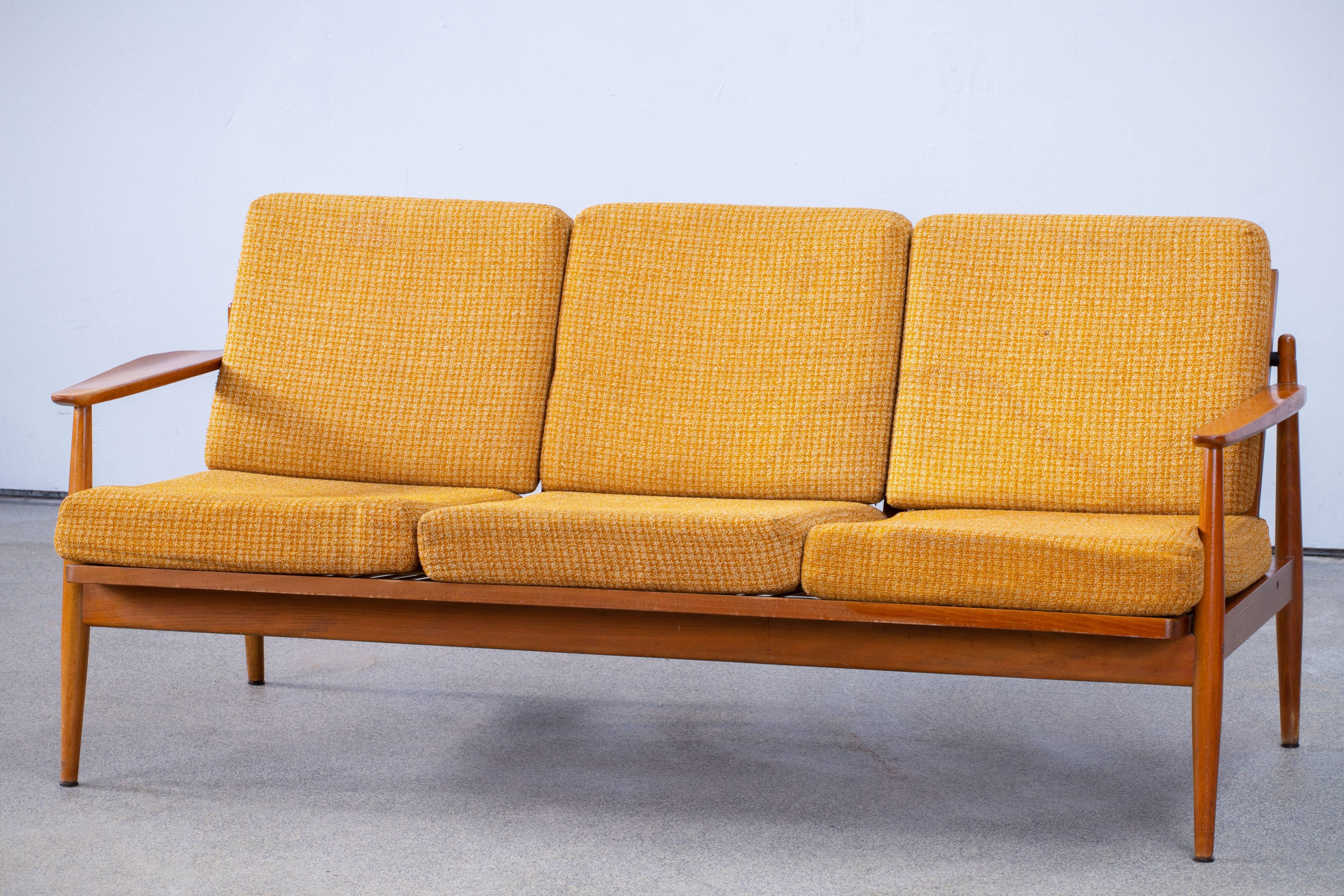 Vintage Scandinavian Sofa – 174.5 cm