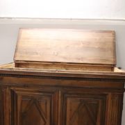 Armoire à Secret Du 17ème Siècle En Noyer