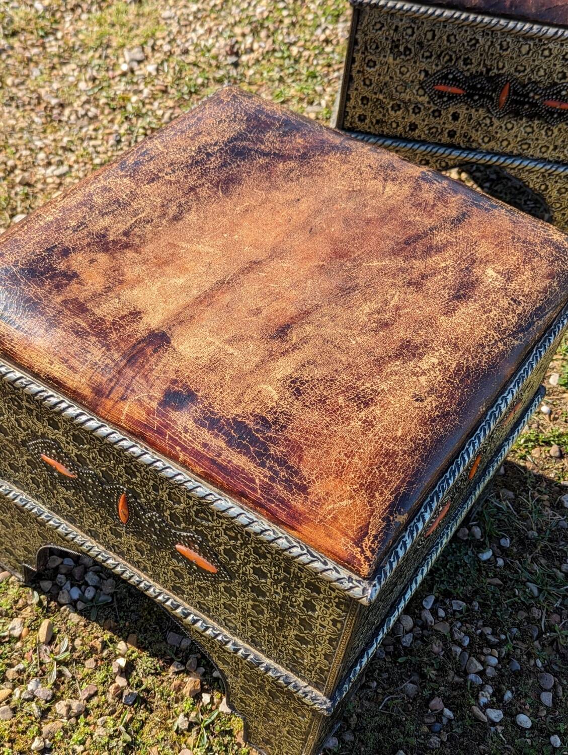 2 oriental stools/poufs in wood/metal/leather