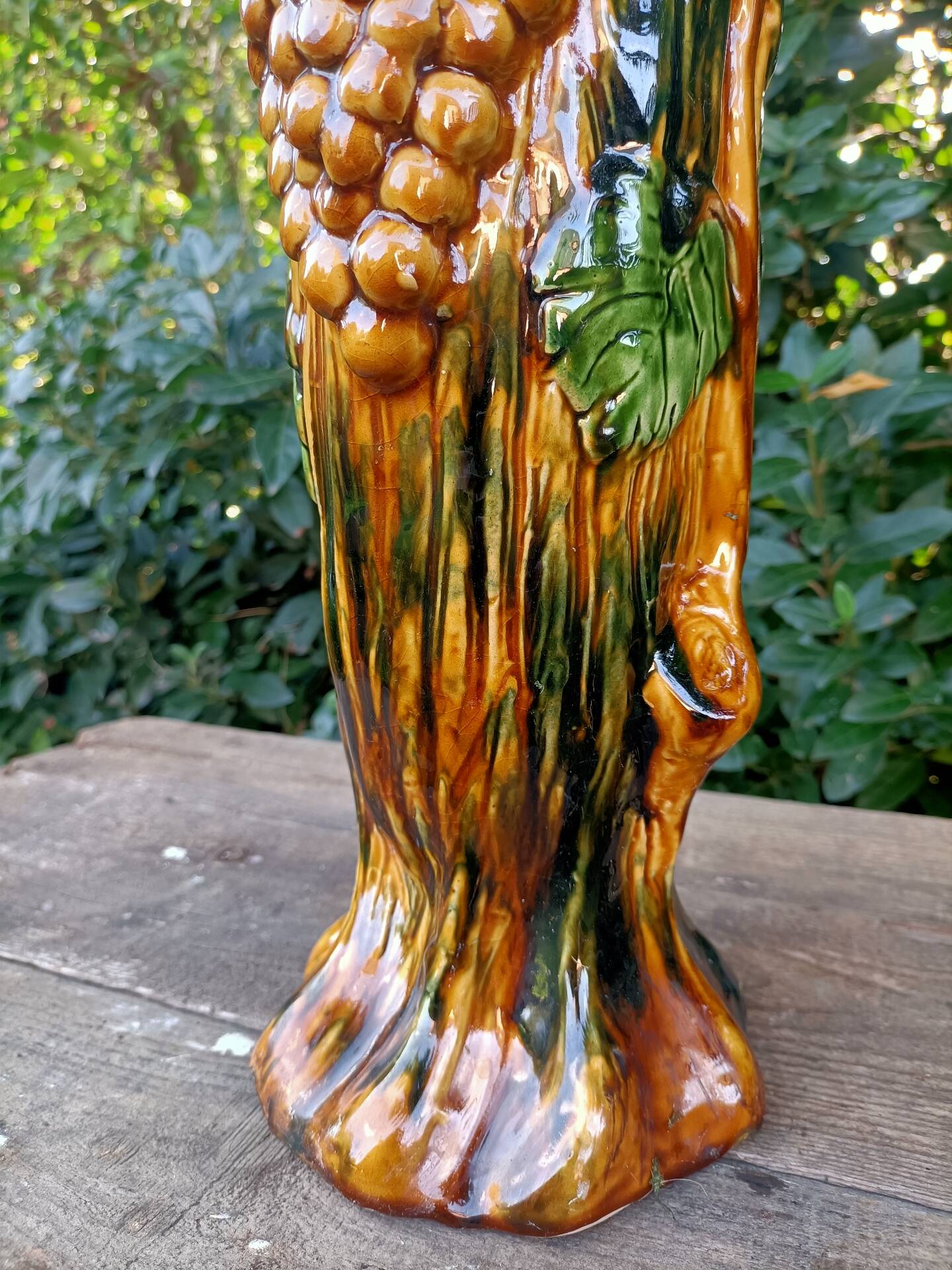 Retro Grapevine Barbotine Vase