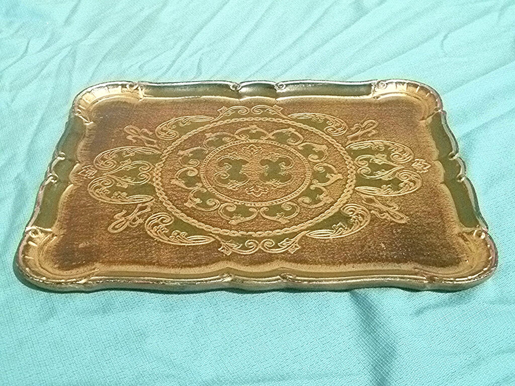 Florentine service tray in painted wood