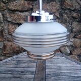 Vintage chandelier - Opaque glass globe and gold - 1950