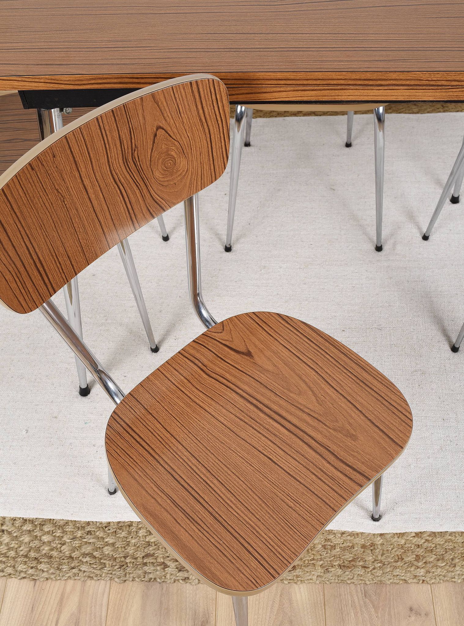 Formica extending table with 4 chairs, set, vintage from the 70s.