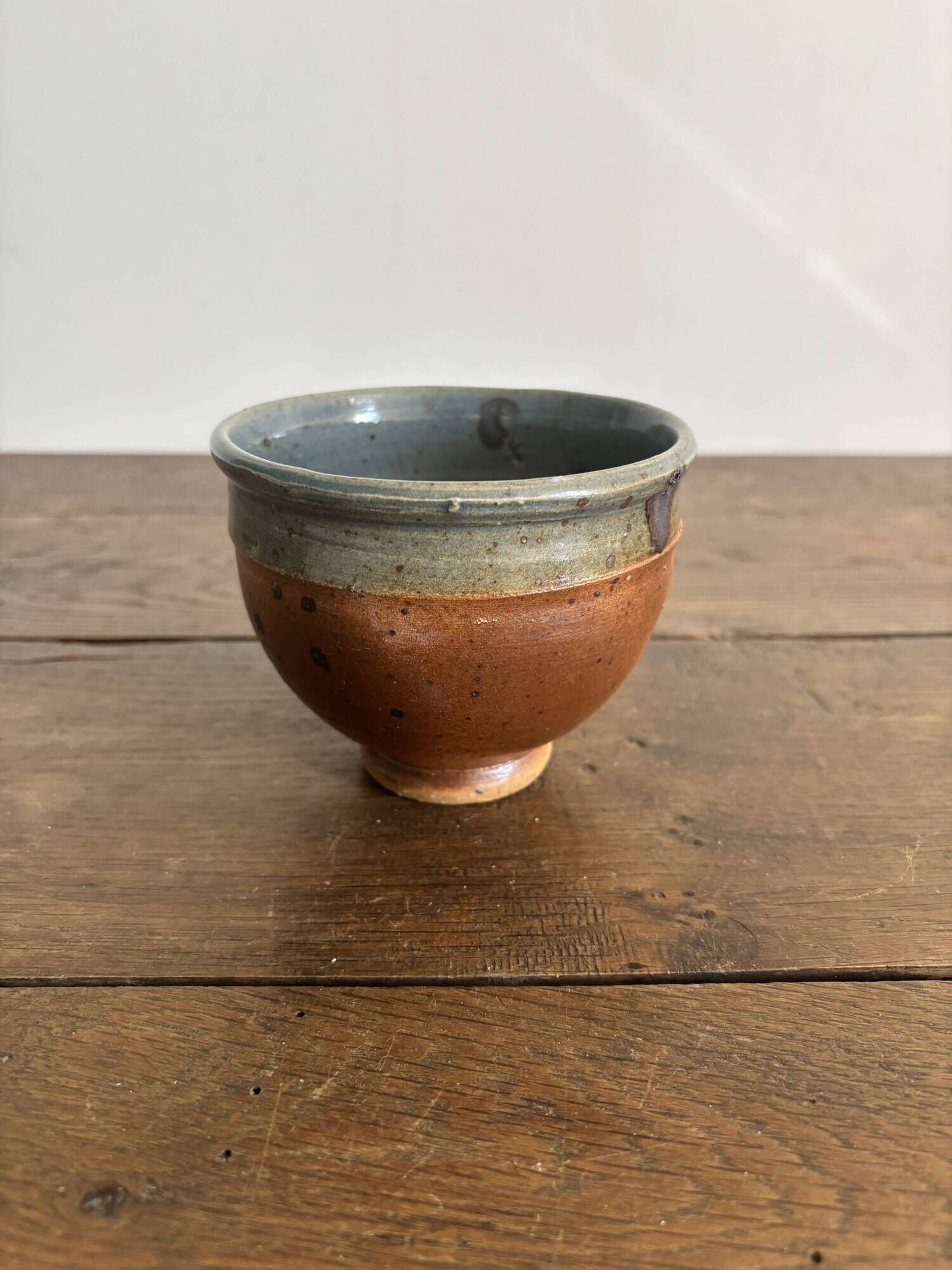 Grande tasse en grès Pierre Digan – bleu gris et terre cuite