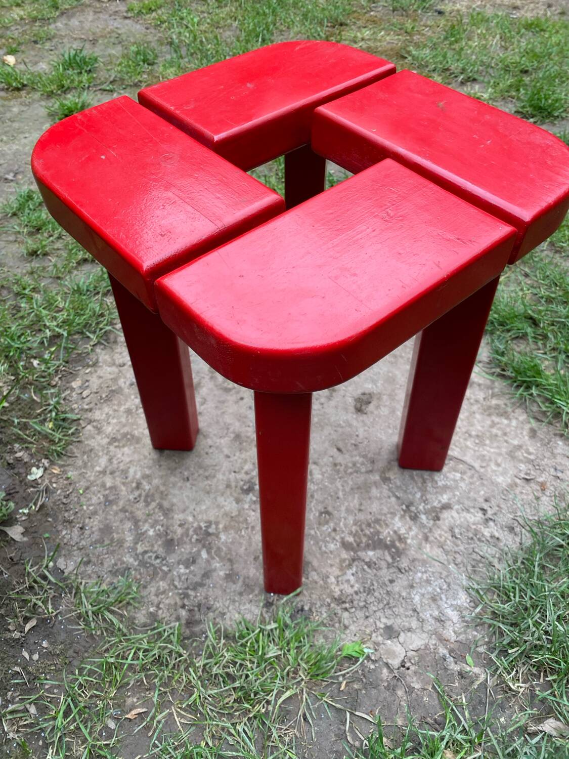 Tabouret de sauna laqué rouge par Olof Ottelin Finlande 1960
