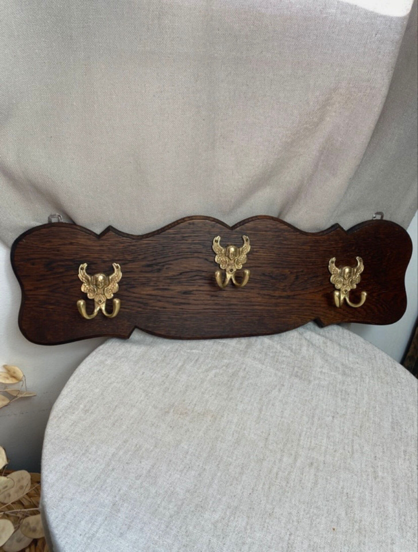 Porte-manteaux mural en bois, trois crochets en bronze