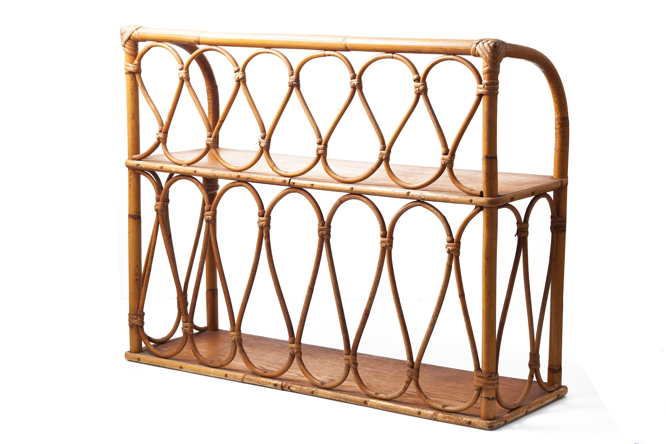 50/60 vintage rattan and wicker shelf