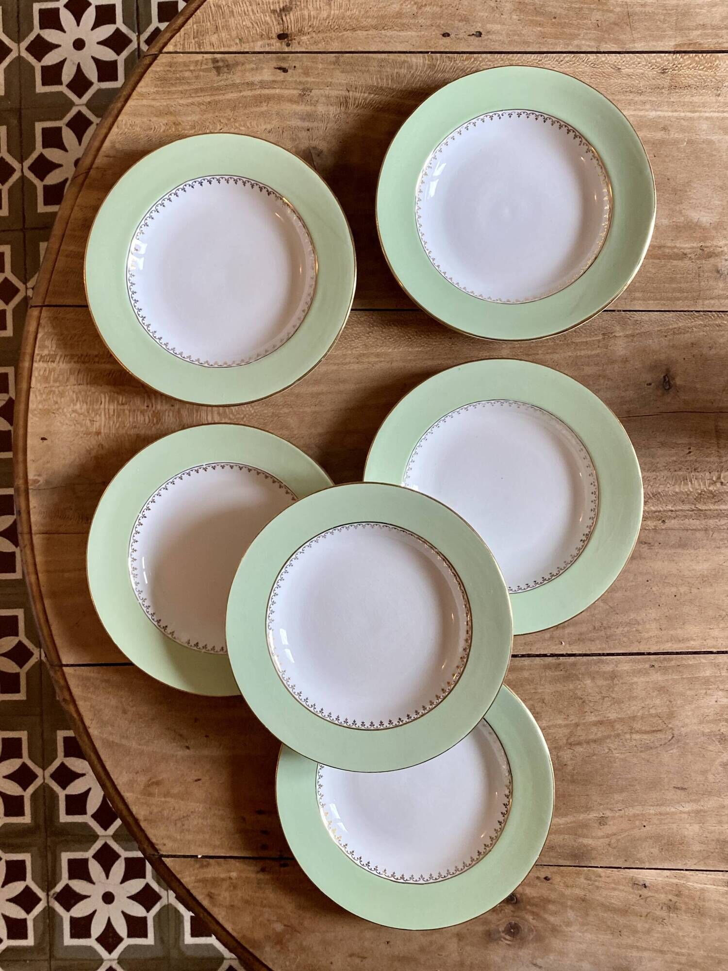 Set of 6 old mint and white hollow plates, the Amandinoise