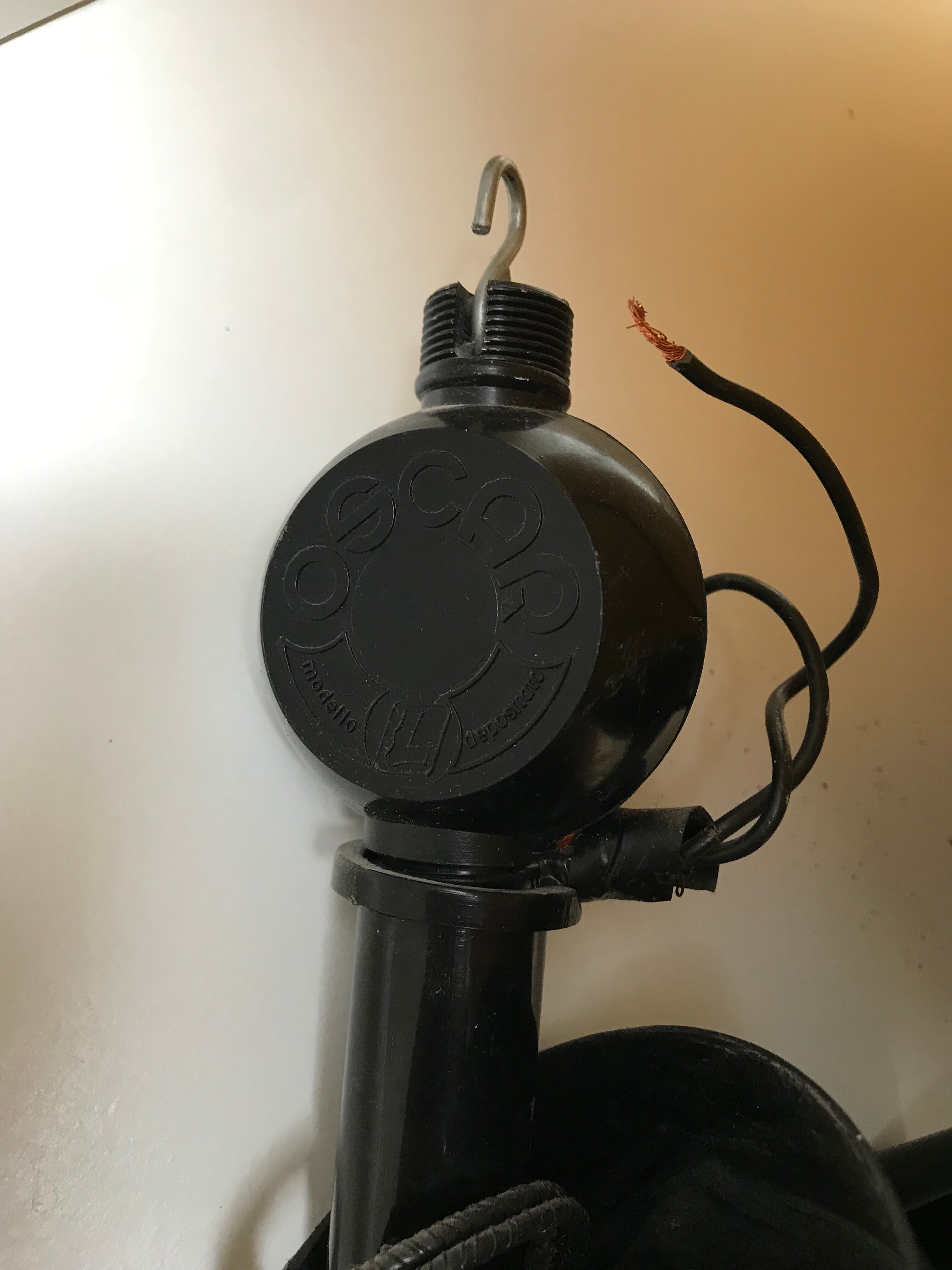 Oscar yellow and white metal pendant light, made in Italy