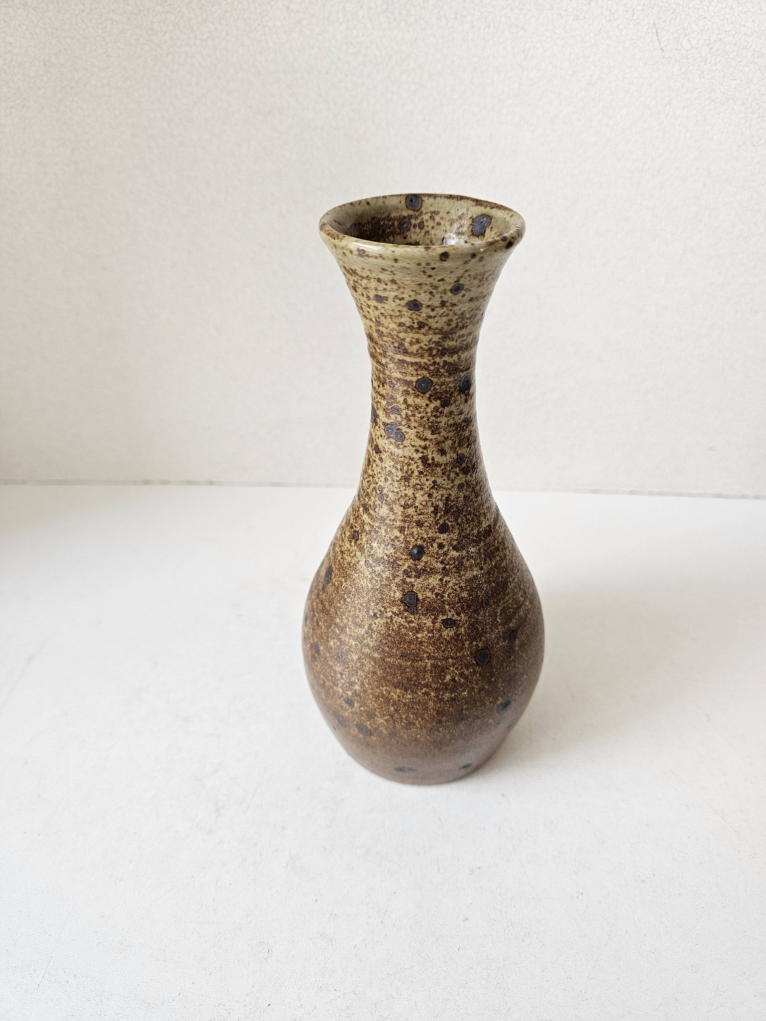 Vase soliflore en céramique grès pyrité Signé Christophe et Nathalie Hurtau