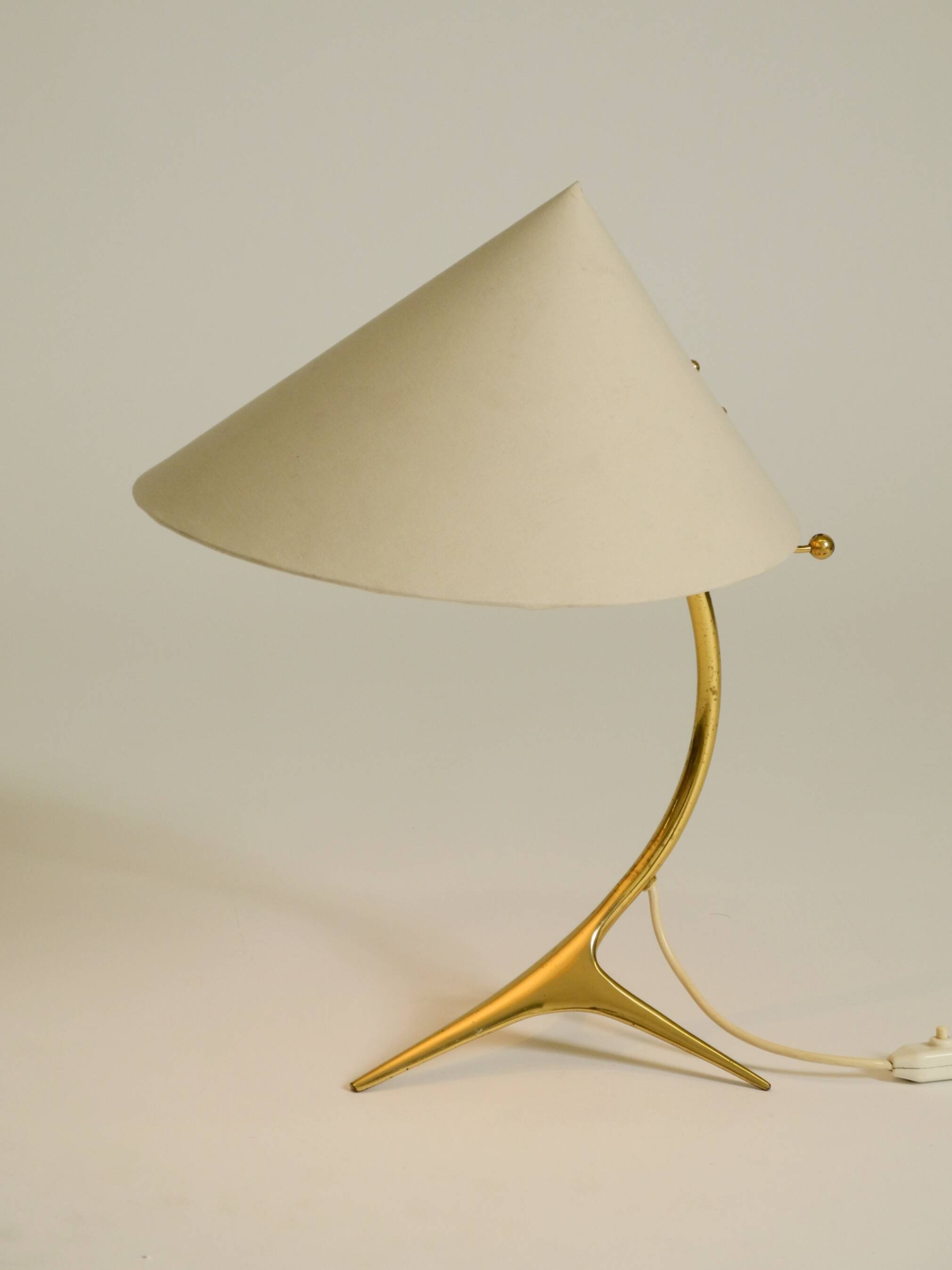 Large mid-century modern brass crow's foot table lamp by Kalmar Austria