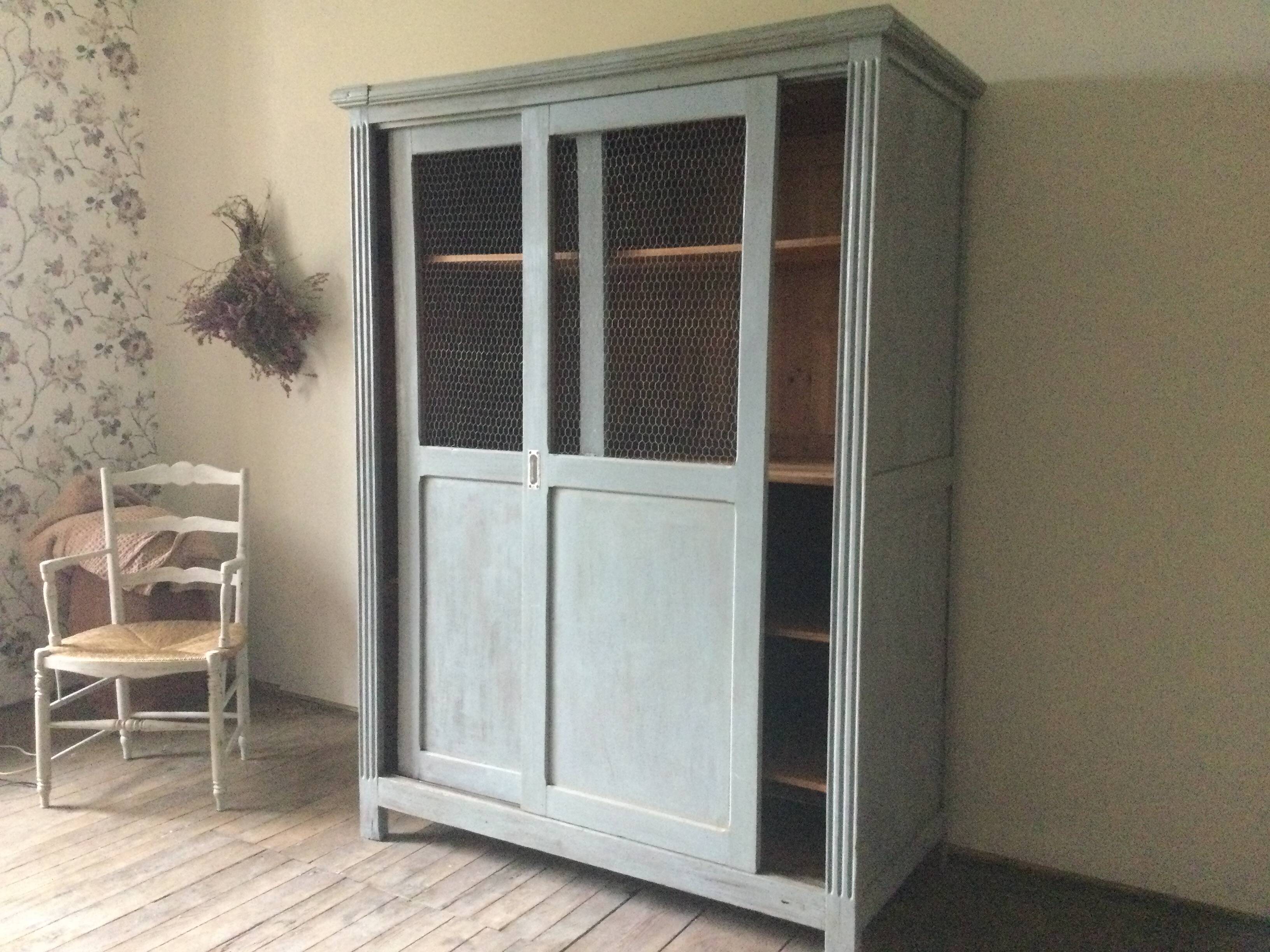 Parisian mesh wardrobe