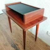 Bedside or vinyl table