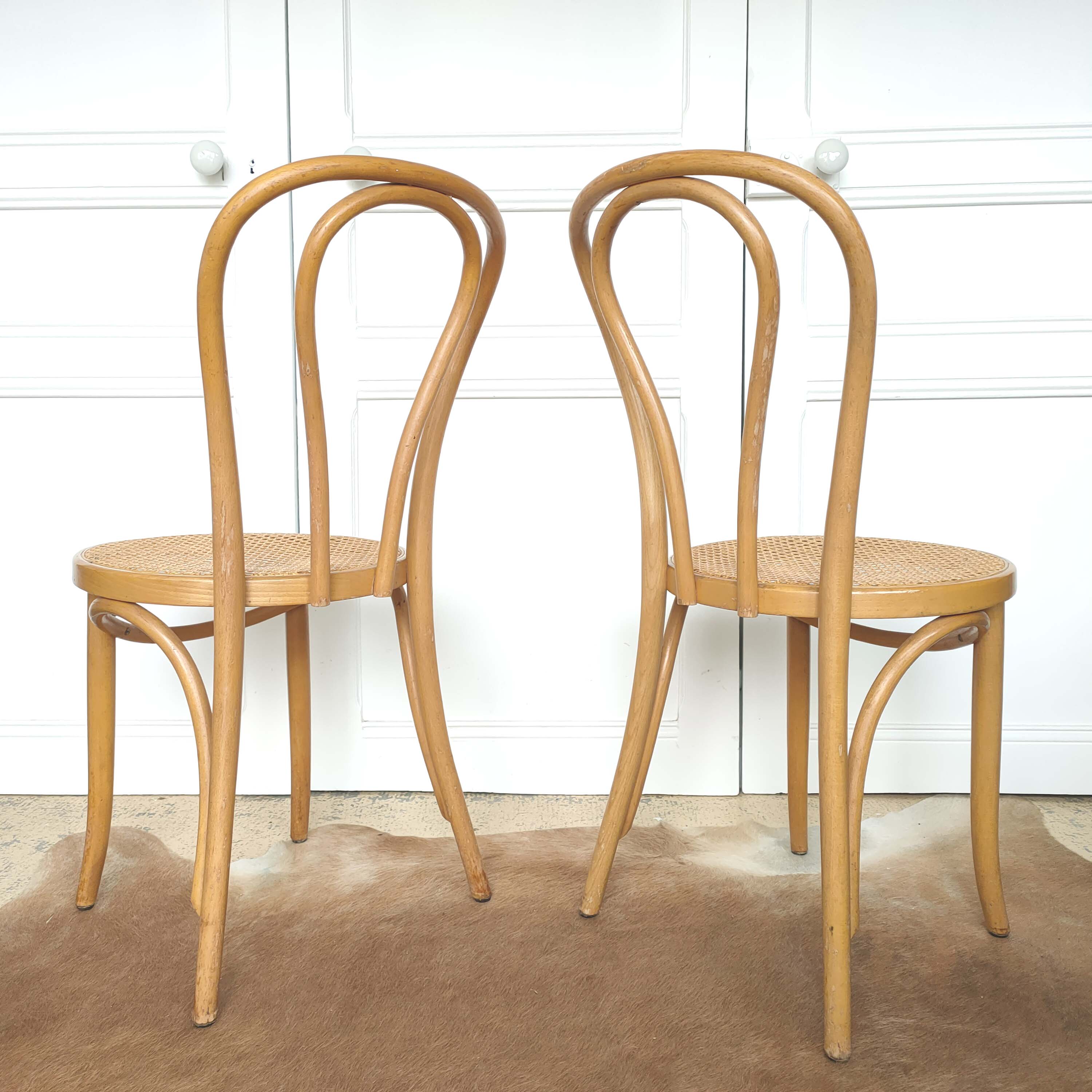 Paire de chaises cannées Thonet