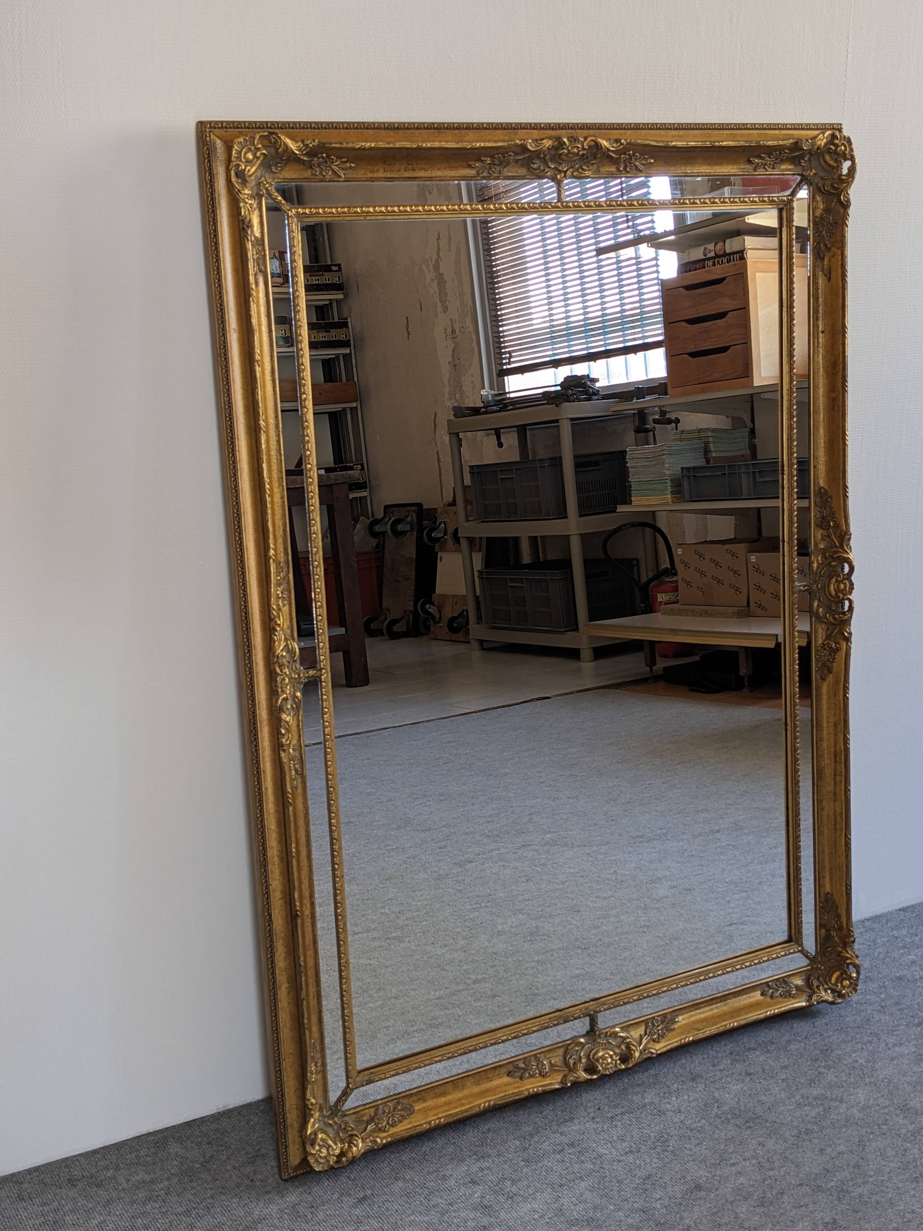 Louis XV style beaded mirror in gilded wood 115x85 cm