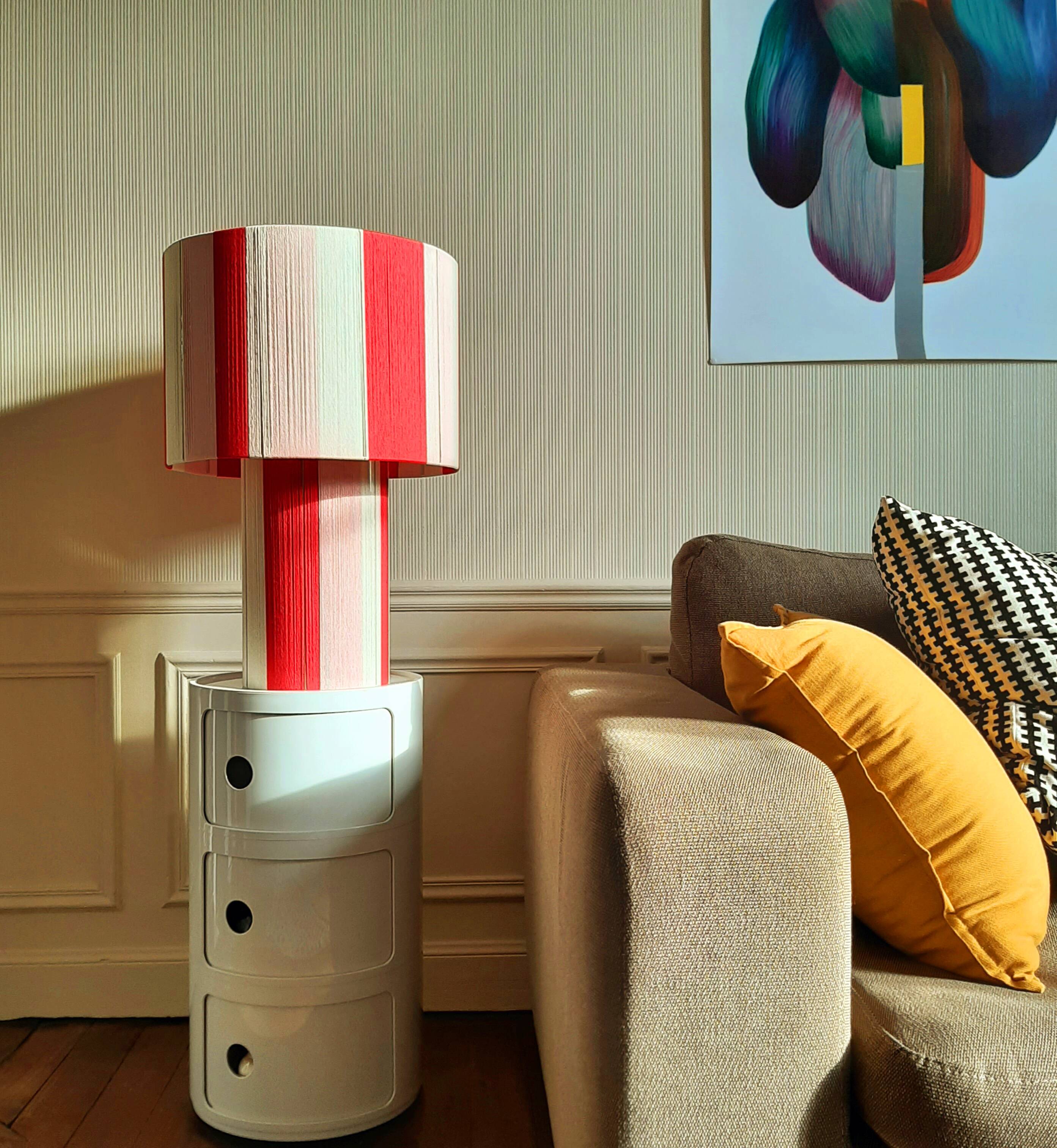 Large table lamp, the Elegante, powder red