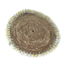 Dessous de plat en rotin et coquillages en bordure
