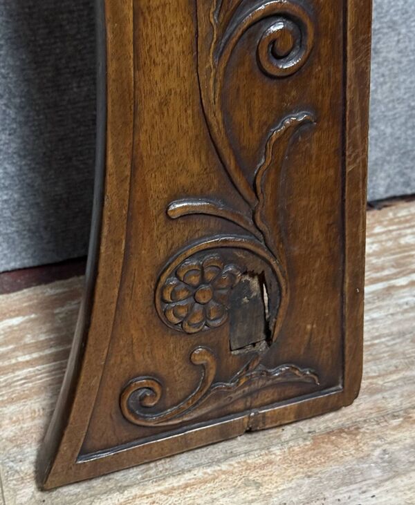 Lit de repos de centre époque Consulat-Directoire en noyer